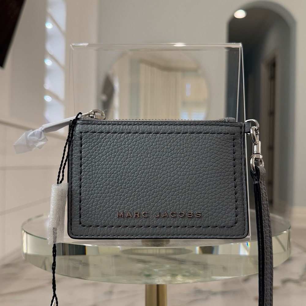 NWT Marc Jacobs Top Zip Leather Wristlet